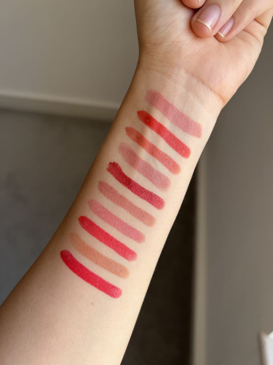 Dragon Ranee   L O V E ✨️  Lipstick 💄   Nude & sharp shades Mix  Rs:1200/=  ( pack of 10 ) Exp:2029 — view 2