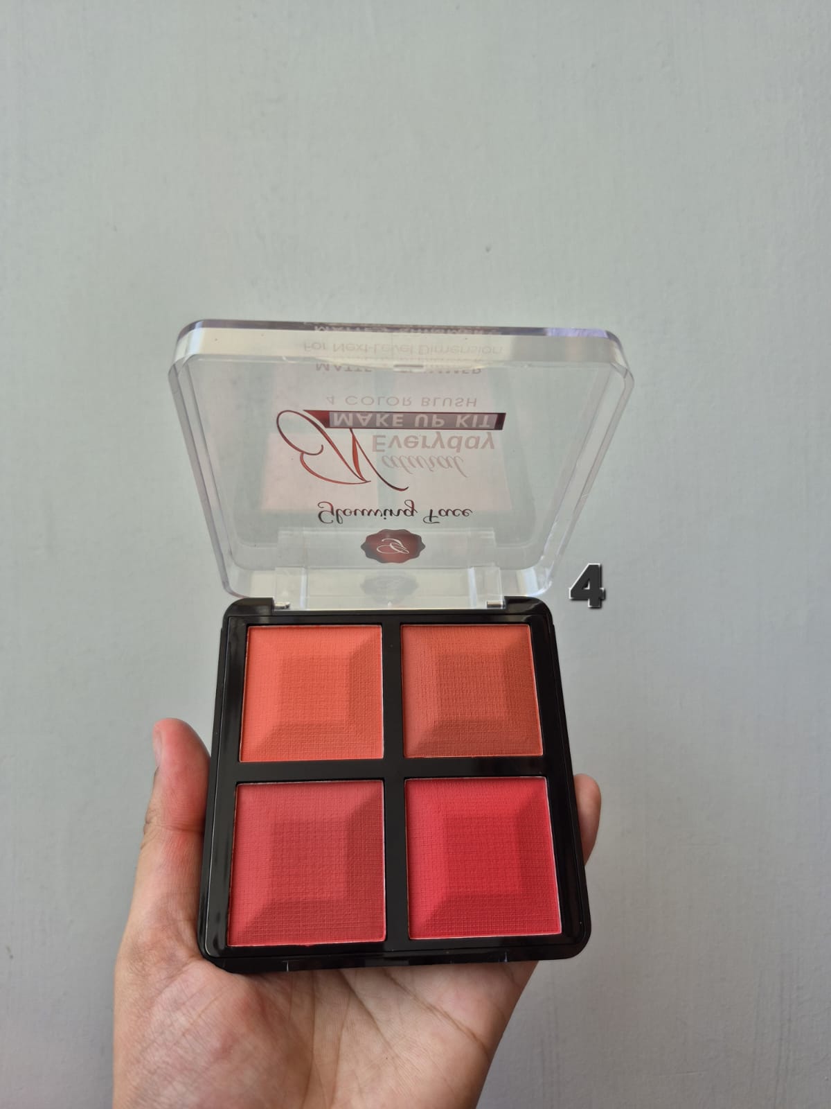 Glowing Face Natural Everyday 4 Color Blush Kit — view 8