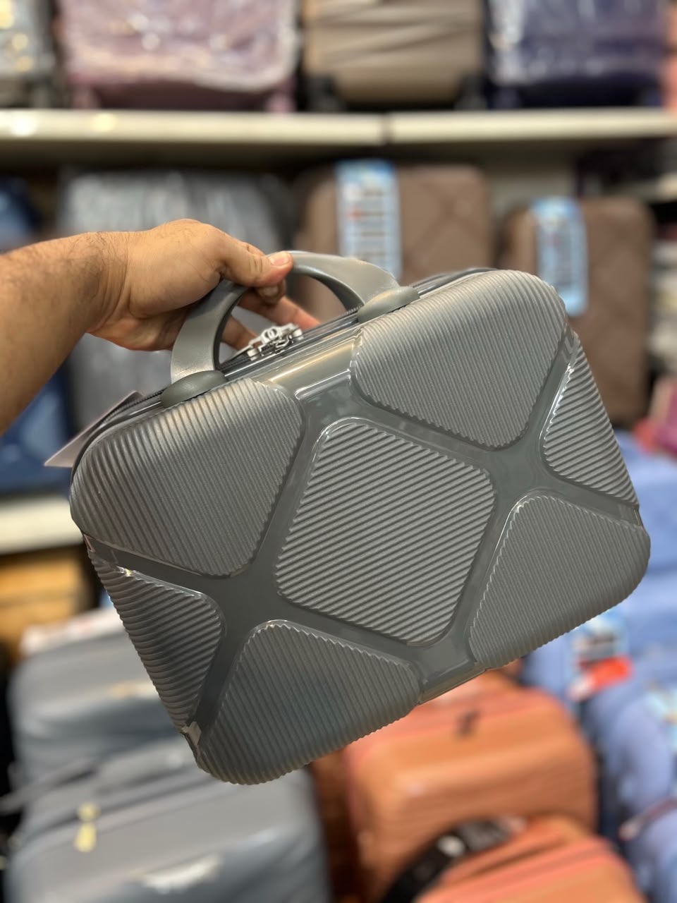 High Quality Hard Shell Beauty Box (Ricardo & Instagon) — view 6