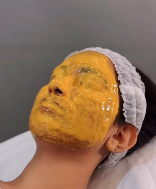 Golden Glow 24K Face Mask — view 4