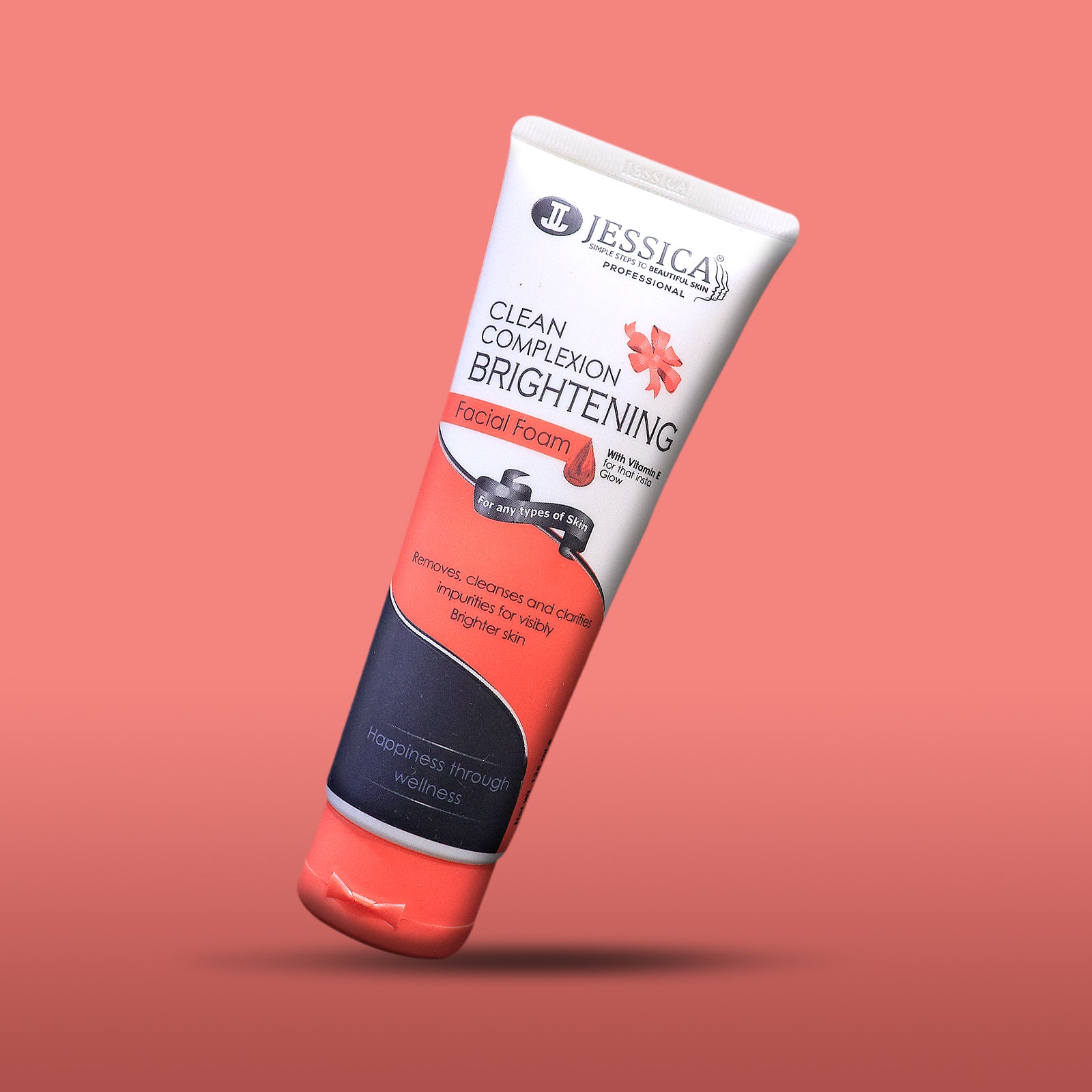 White Facial Foam — view 1